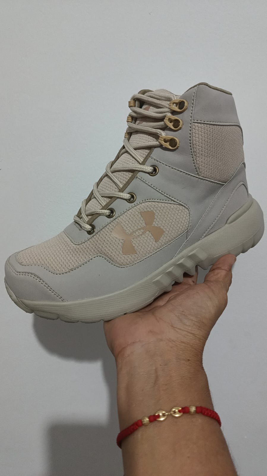 BOTA UNDER ARMOUR 1 🥾